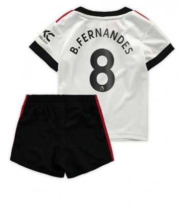 Manchester United Bruno Fernandes #8 Bortedraktsett Barn 2022-23 Kortermet (+ Korte bukser)